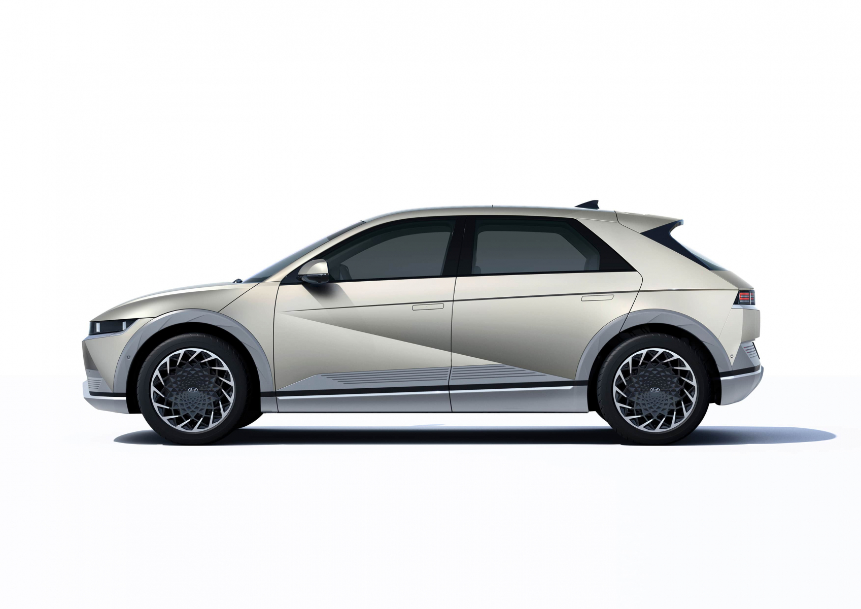 Hyundai IONIQ 5 переосмислює спосіб життя з електричною мобільністю | Богдан-Авто - фото 12